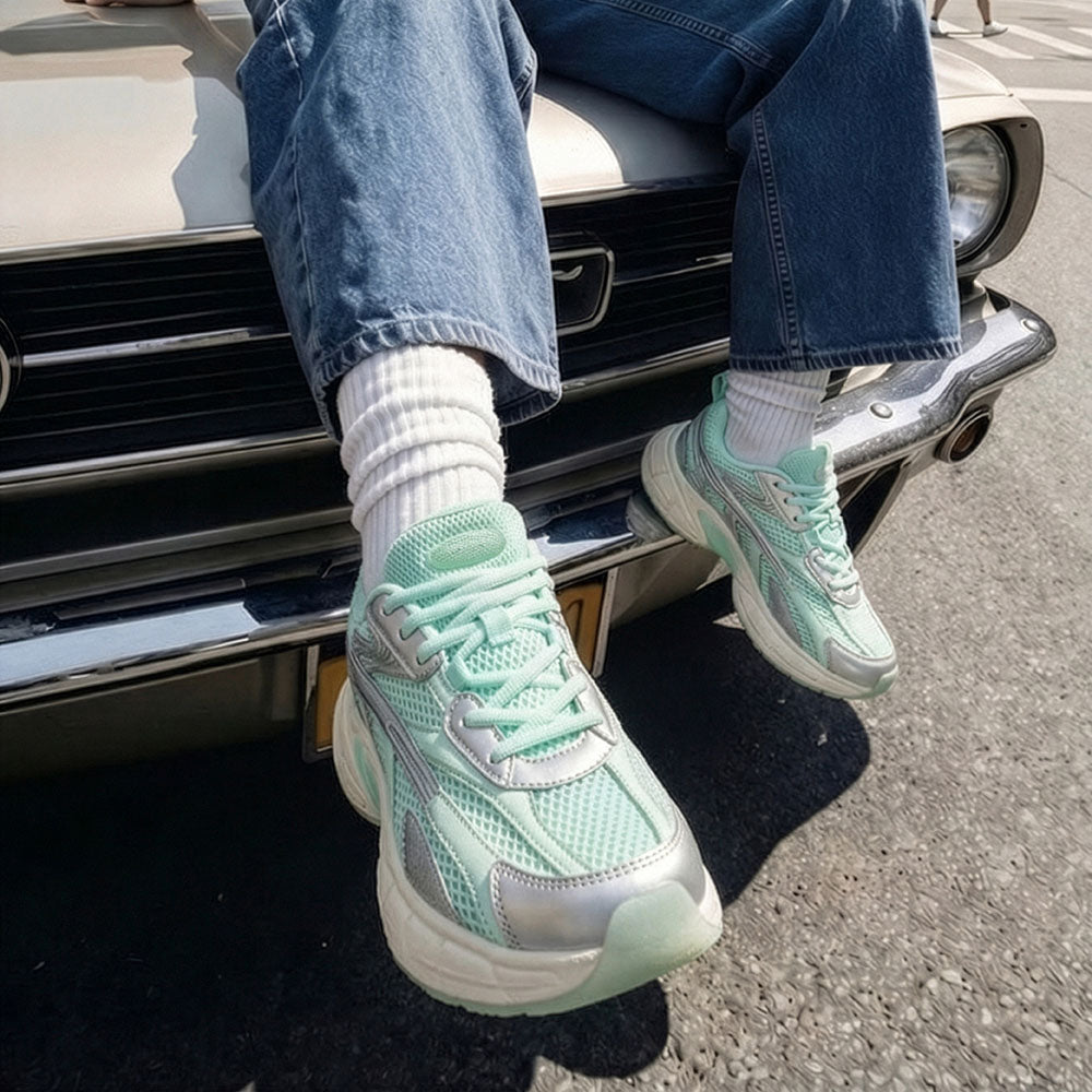 Retro Sneaker 2.0